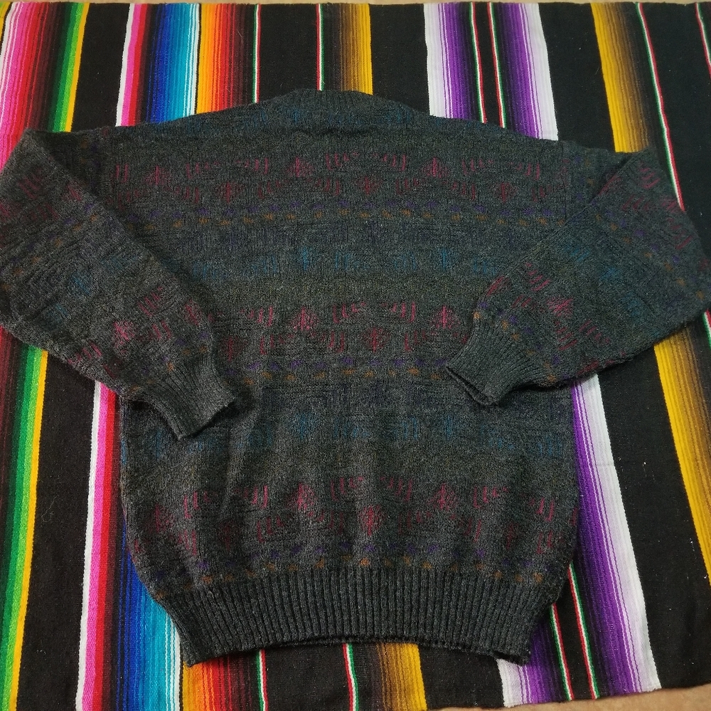 Sweater - Picture 4 of 4